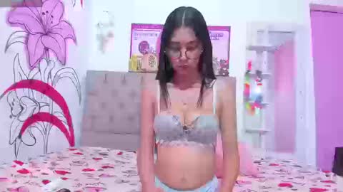 Snapshot of samantha_pucket chatting on 23, 9, 2025 Sam online show from 23, 9, 2025