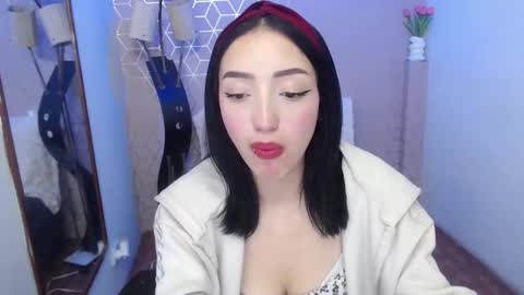 Snapshot of samantha_riot chatting on 7, 11, 2025 Samantha online show from 7, 11, 2025