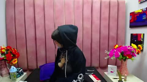 Samantha Smitth online show from 7, 12, 2024