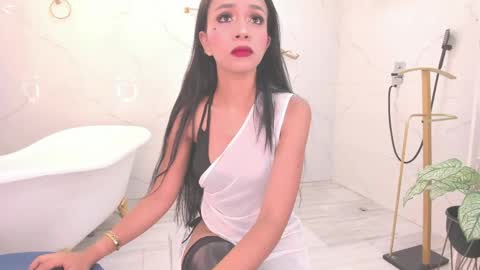 Snapshot of samanthaferrer_ chatting on 4, 6, 2026 Samantha online show from 4, 6, 2026