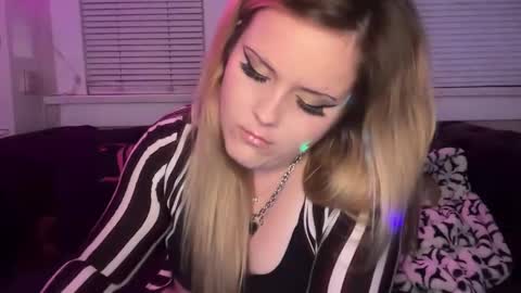 Snapshot of samanthafever chatting on 11, 4, 2026 samanthafever online show from 11, 4, 2026
