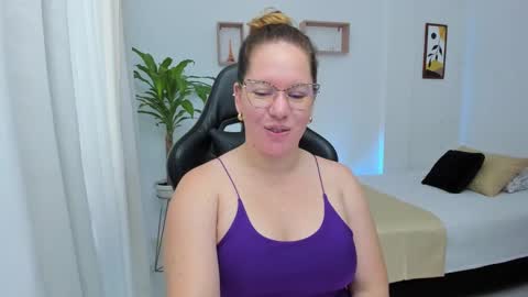 Snapshot of samanthaleon chatting on 14, 12, 2024 Samantha samy online show from 14, 12, 2024