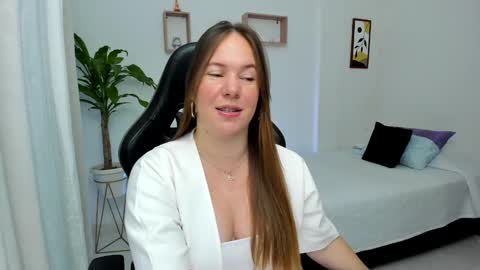 Snapshot of samanthaleon chatting on 1, 3, 2025 Samantha samy online show from 1, 3, 2025