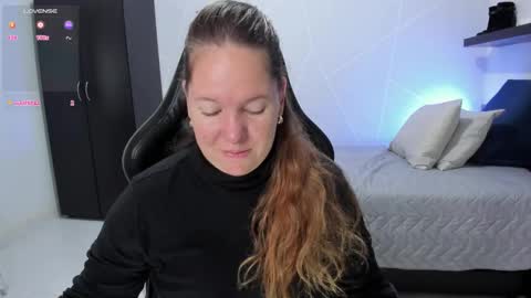 Snapshot of samanthaleon chatting on 27, 10, 2025 Samantha samy online show from 27, 10, 2025