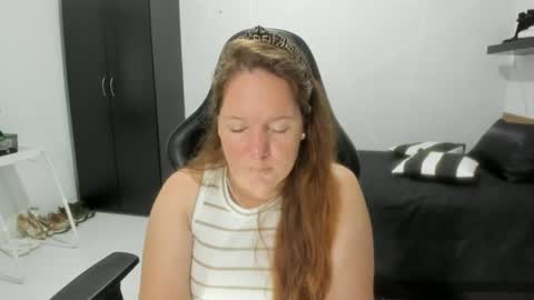 Snapshot of samanthaleon chatting on 15, 11, 2025 Samantha samy online show from 15, 11, 2025