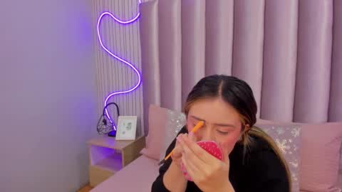 Alejandra  online show from 18, 11, 2025