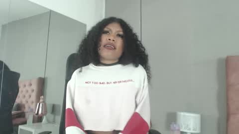 samaragrey18 online show from 19, 2, 2025