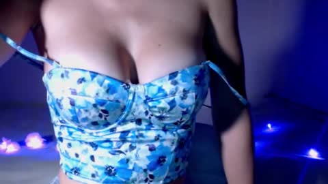 Sam Demia online show from 5, 10, 2025