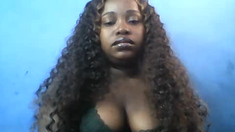 Snapshot of samirah_69 chatting on 15, 6, 2026 samirah_69 online show from 15, 6, 2026