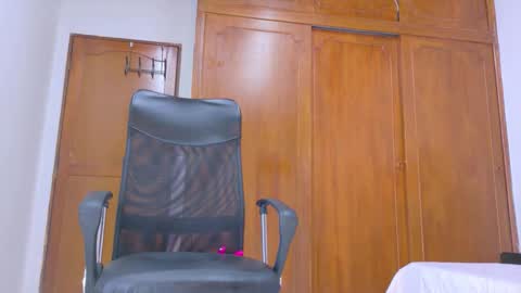 Snapshot of samirths_boy_ chatting on 24, 5, 2026 samirths_boy_ online show from 24, 5, 2026