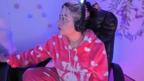   online show from 6, 2, 2025