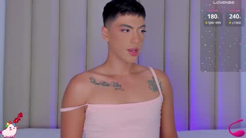 Snapshot of samphillipss chatting on 5, 1, 2025 Sammuel online show from 5, 1, 2025