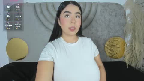 Snapshot of samy_grey01 chatting on 21, 12, 2025 S A M Y G R E Y online show from 21, 12, 2025
