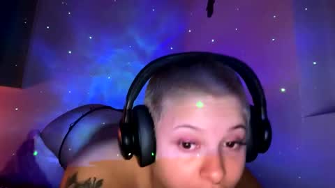 Snapshot of samymoon3 chatting on 19, 12, 2025 Samymoon online show from 19, 12, 2025