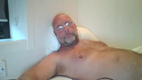 sandnesrune523 online show from 17, 9, 2025