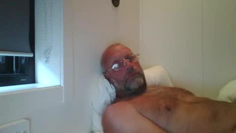 sandnesrune523 online show from 18, 9, 2025