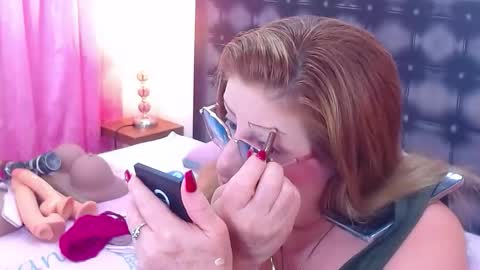 Snapshot of sandra_20_ chatting on 22, 9, 2025 SANDRA online show from 22, 9, 2025