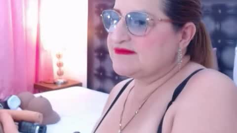 Snapshot of sandra_20_ chatting on 21, 11, 2025 SANDRA online show from 21, 11, 2025