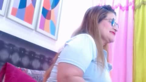 Snapshot of sandra_20_ chatting on 25, 11, 2025 SANDRA online show from 25, 11, 2025