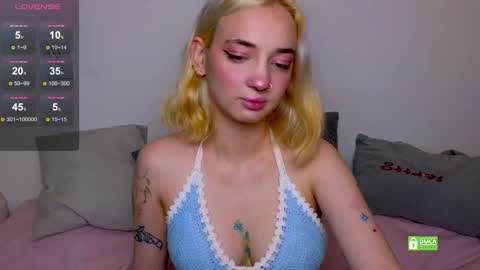 Snapshot of sandra_bell_ chatting on 10, 9, 2025 Sandra online show from 10, 9, 2025