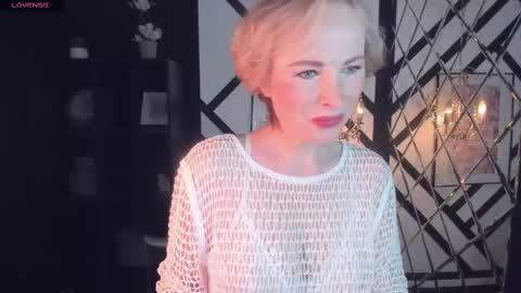 Sandra online show from 9, 3, 2025