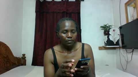 Snapshot of sandra_milly chatting on 12, 11, 2025 sandra online show from 12, 11, 2025