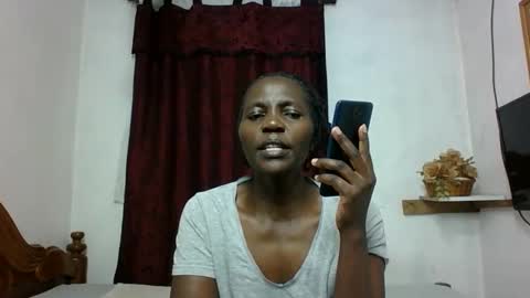 Snapshot of sandra_milly chatting on 18, 11, 2025 sandra online show from 18, 11, 2025