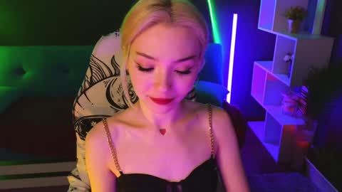 Sandy  online show from 2, 2, 2025