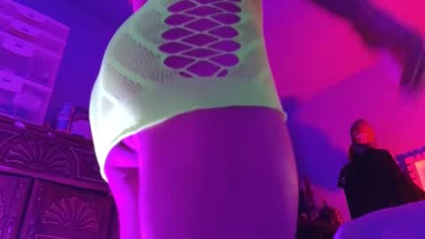 Sandra online show from 4, 2, 2025