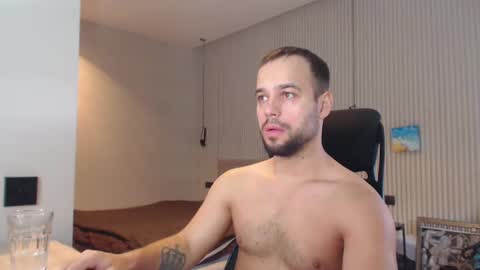 Snapshot of sandro_best chatting on 5, 2, 2025 DeAlex online show from 5, 2, 2025