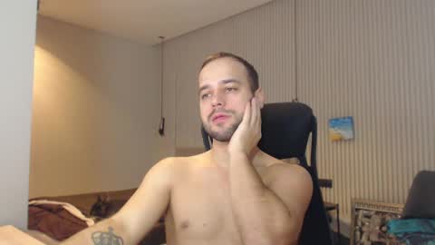 Snapshot of sandro_best chatting on 10, 2, 2025 DeAlex online show from 10, 2, 2025