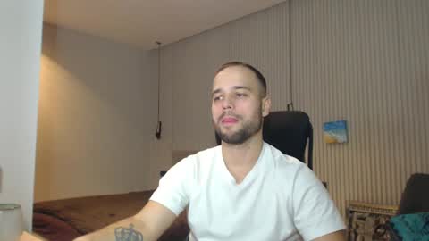 Snapshot of sandro_best chatting on 12, 2, 2025 DeAlex online show from 12, 2, 2025