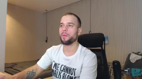 Snapshot of sandro_best chatting on 23, 2, 2025 DeAlex online show from 23, 2, 2025