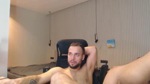 Snapshot of sandro_best chatting on 28, 2, 2025 DeAlex online show from 28, 2, 2025