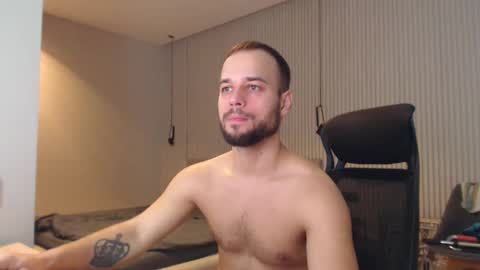 Snapshot of sandro_best chatting on 4, 3, 2025 DeAlex online show from 4, 3, 2025