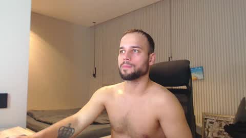 Snapshot of sandro_best chatting on 5, 3, 2025 DeAlex online show from 5, 3, 2025