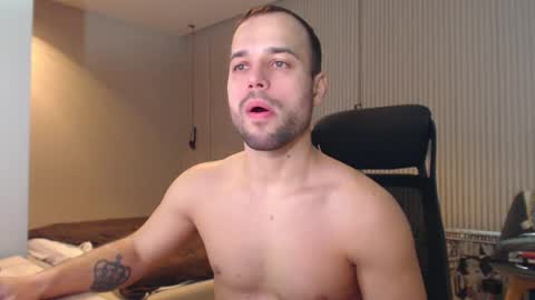 Snapshot of sandro_best chatting on 8, 3, 2025 DeAlex online show from 8, 3, 2025