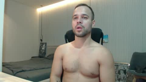 Snapshot of sandro_best chatting on 17, 9, 2025 DeAlex online show from 17, 9, 2025