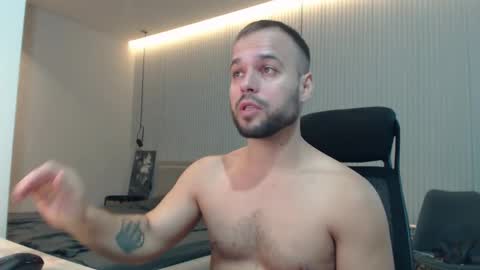 Snapshot of sandro_best chatting on 28, 9, 2025 DeAlex online show from 28, 9, 2025