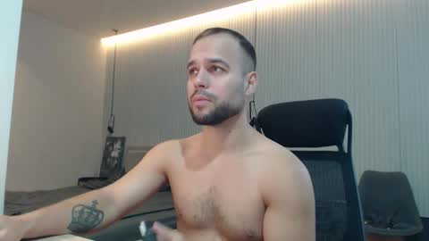 Snapshot of sandro_best chatting on 1, 10, 2025 DeAlex online show from 1, 10, 2025