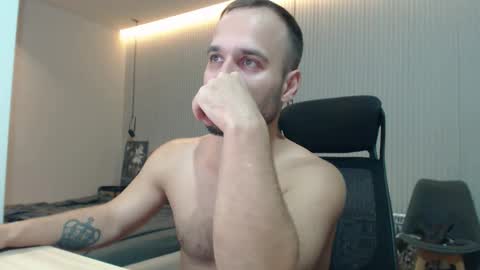 Snapshot of sandro_best chatting on 3, 10, 2025 DeAlex online show from 3, 10, 2025