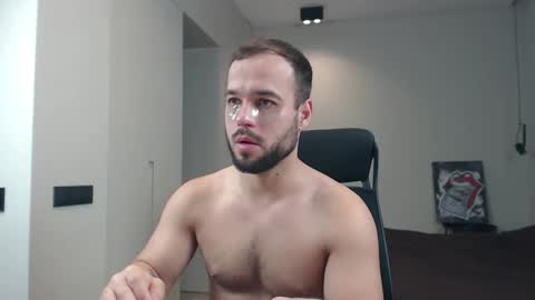 Snapshot of sandro_best chatting on 8, 5, 2026 DeAlex online show from 8, 5, 2026