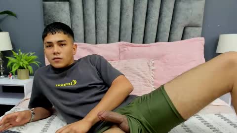 Snapshot of sandro_filipi chatting on 8, 9, 2025 Sandro online show from 8, 9, 2025