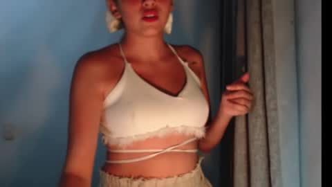 Snapshot of sandy_straw chatting on 28, 9, 2025 sandy_straw online show from 28, 9, 2025