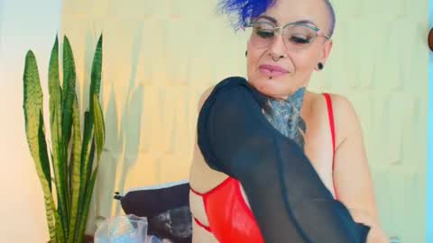 Snapshot of sandyrosee_ chatting on 4, 3, 2025 Sandy Rose online show from 4, 3, 2025