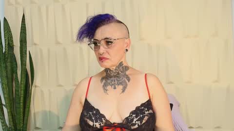 Snapshot of sandyrosee_ chatting on 8, 3, 2025 Sandy Rose online show from 8, 3, 2025