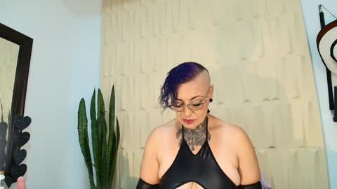 Snapshot of sandyrosee_ chatting on 9, 3, 2025 Sandy Rose online show from 9, 3, 2025