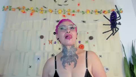 Snapshot of sandyrosee_ chatting on 17, 10, 2025 Sandy Rose online show from 17, 10, 2025