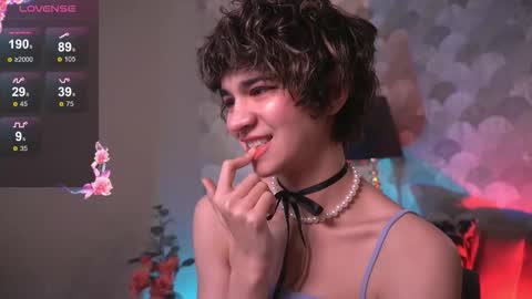 Snapshot of sandzu_ chatting on 17, 11, 2025 Viola online show from 17, 11, 2025