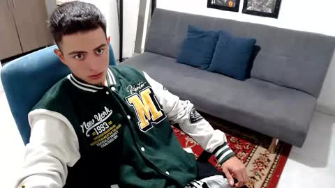 Snapshot of santi_ss chatting on 22, 12, 2025 santi_ss online show from 22, 12, 2025